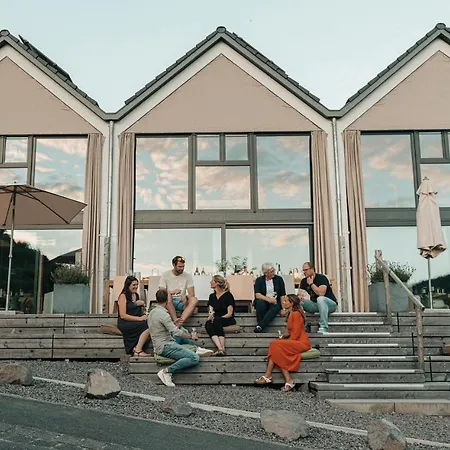 Mosel - Design-ferienhaeuser In - Direkt Am Weinberg *